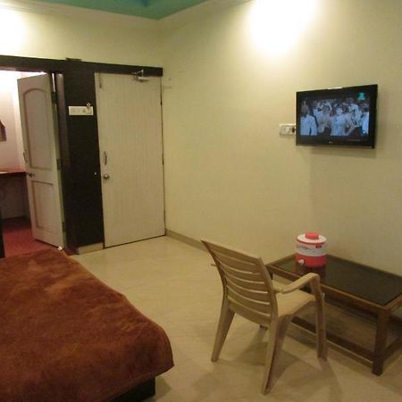 Hotel Laxmi Palace Shirdi Dış mekan fotoğraf